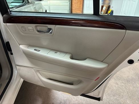 Used 2008 Cadillac DTS FWD image 27