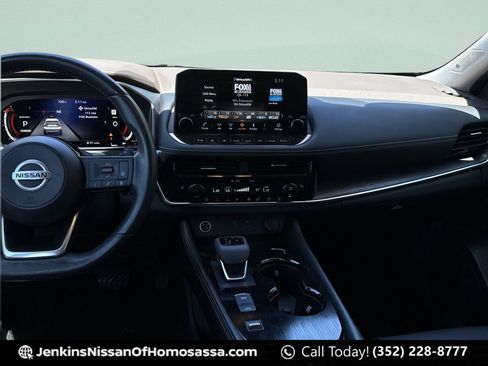 Certified 2021 Nissan Rogue Platinum FWD image 27