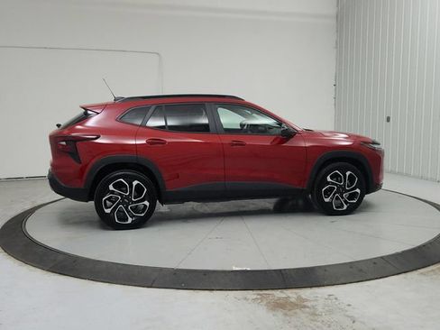 Used 2026 Chevrolet Trax RS FWD image 9