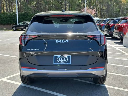New 2026 Kia Sportage LX FWD image 8