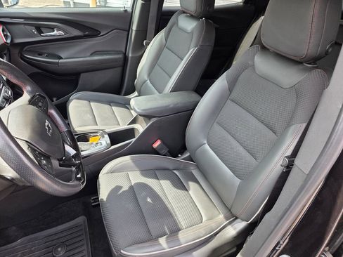 Used 2021 Chevrolet TrailBlazer RS w/ Technology Package image 9