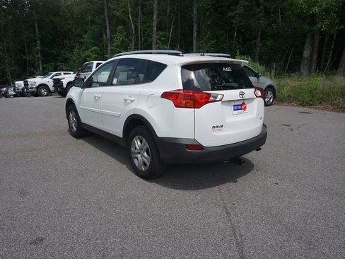 Used 2014 Toyota RAV4 LE FWD image 17