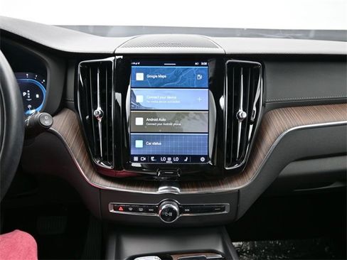 Used 2022 Volvo XC60 B5 Inscription w/ Climate Package image 13