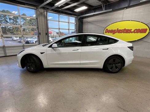 Used 2022 Tesla Model 3 Long Range image 2