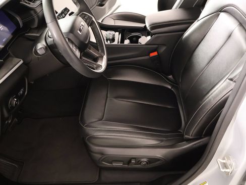 Used 2023 Jeep Grand Cherokee L Limited AWD/4WD image 12