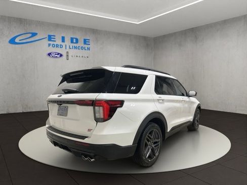 Used 2025 Ford Explorer ST image 8
