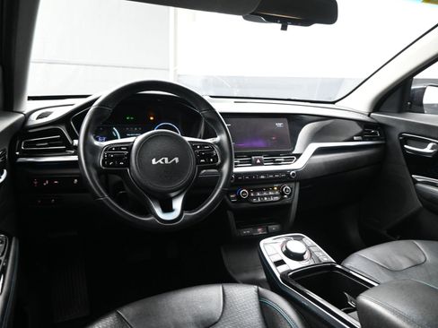 Used 2022 Kia Niro EX Premium image 19