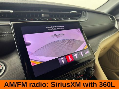 Used 2025 Jeep Grand Cherokee Limited w/ Luxury Tech Group II image 19