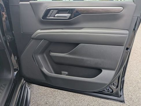 New 2026 Chevrolet Suburban LS w/ Max Trailering Package AWD/4WD image 36