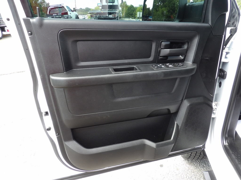 Used 2021 RAM 3500 Tradesman w/ Chrome Appearance Group AWD/4WD image 14