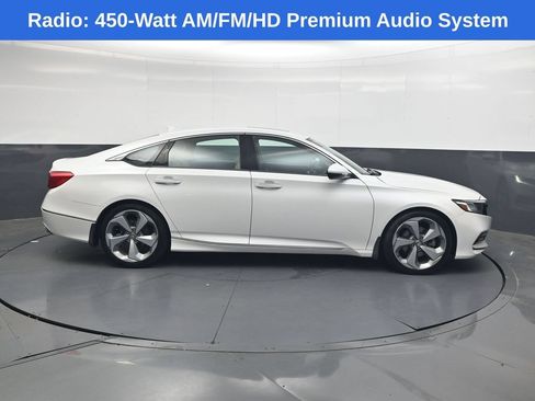 Used 2018 Honda Accord Touring image 3