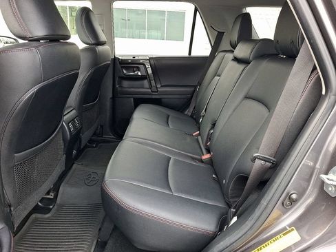 Used 2022 Toyota 4Runner TRD Off-Road Premium AWD/4WD image 12