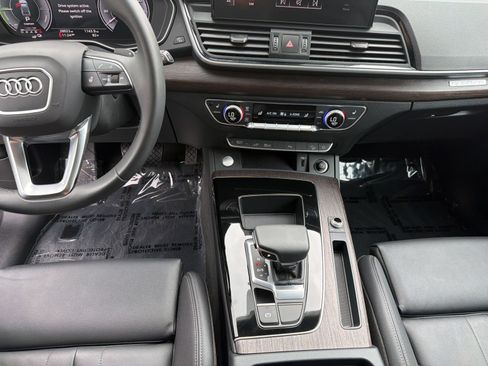 Used 2024 Audi Q5 e Premium w/ Convenience Package AWD/4WD image 17