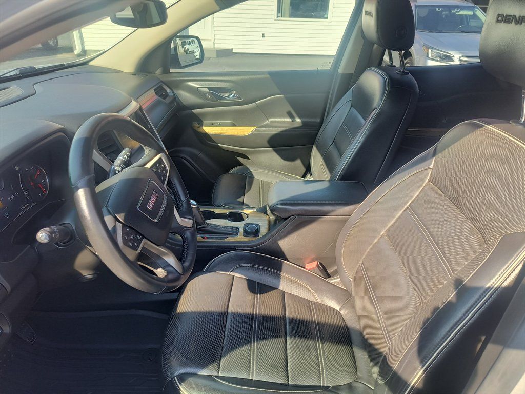 Used 2017 GMC Acadia Denali w/ Technology Package AWD/4WD image 14