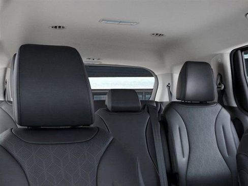 New 2026 Kia Carnival EX FWD image 27