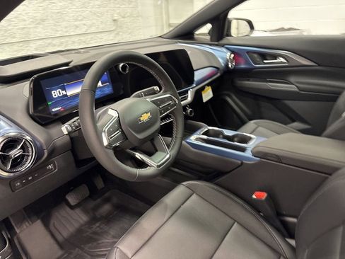 New 2026 Chevrolet Equinox EV LT image 15