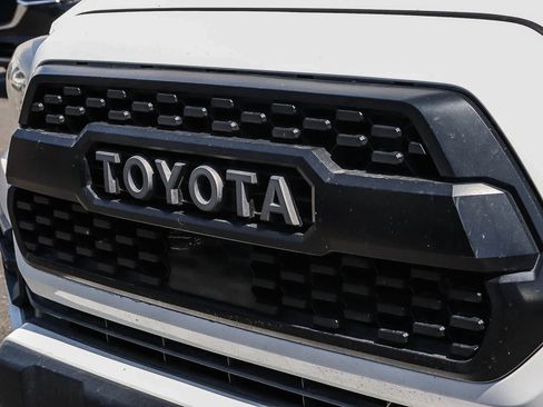 Used 2019 Toyota Tacoma TRD Pro AWD/4WD image 3
