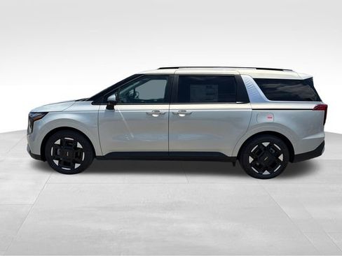 New 2026 Kia Carnival EX FWD image 4