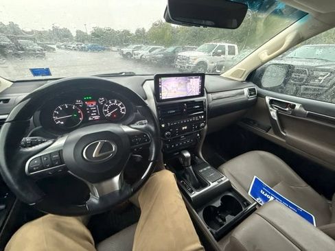 Used 2022 Lexus GX 460 Luxury w/ Accessory Package AWD/4WD image 12