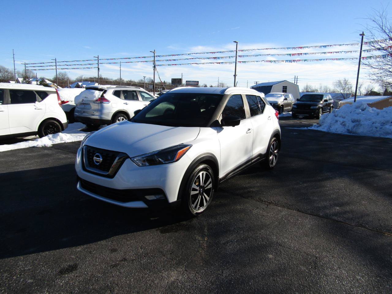 Used 2020 Nissan Kicks SR FWD image 3