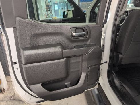 Used 2024 Chevrolet Silverado 1500 Custom Trail Boss w/ Dark Appearance Package AWD/4WD image 23