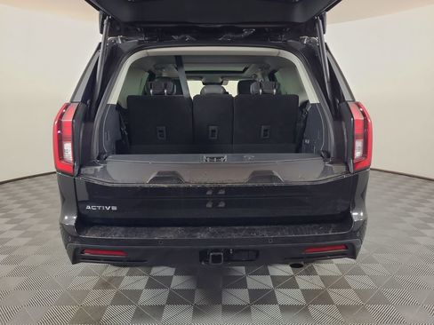 Used 2025 Ford Expedition Active image 26