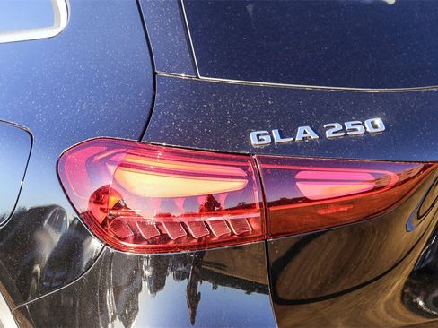 New 2025 Mercedes-Benz GLA 250 4MATIC image 9