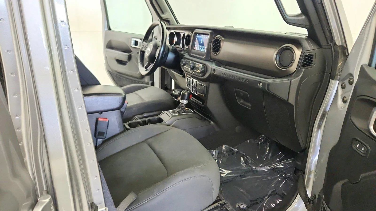 Used 2021 Jeep Wrangler Unlimited Sport AWD/4WD image 28