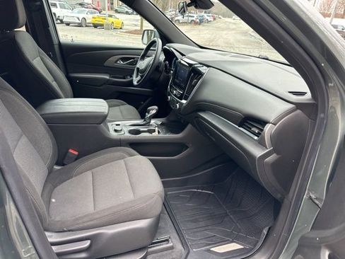 Used 2023 Chevrolet Traverse LT image 28