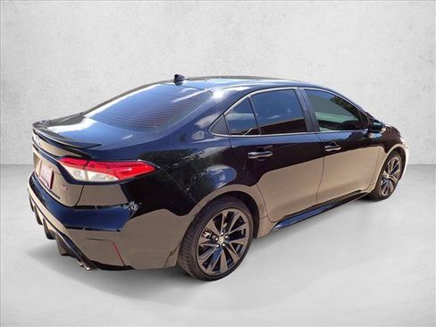 Used 2025 Toyota Corolla SE FWD image 4