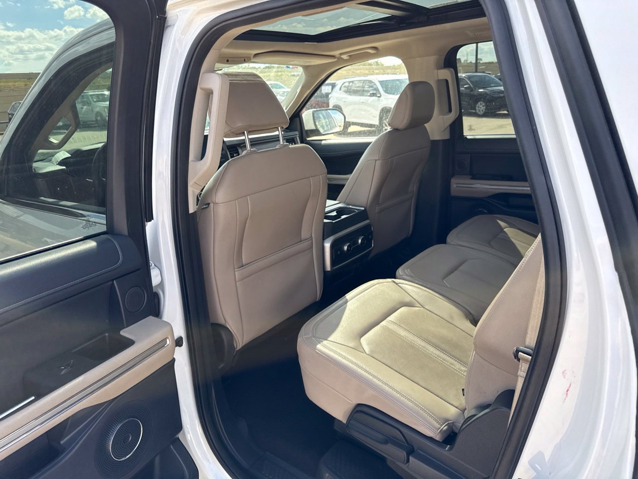 Used 2024 Ford Expedition Max Limited RWD image 6
