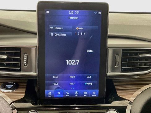 Used 2022 Ford Explorer Limited w/ Limited Technology Package AWD/4WD image 7