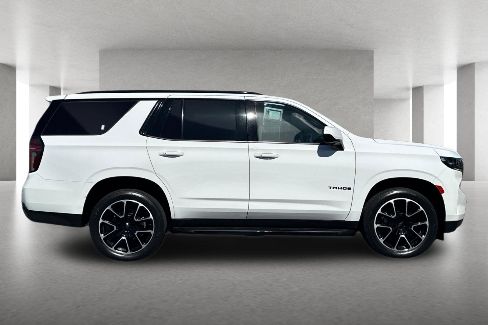 Used 2022 Chevrolet Tahoe RST RWD image 3