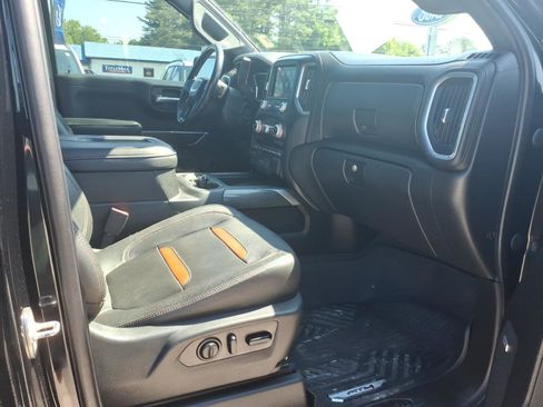 Used 2021 GMC Sierra 1500 AT4 w/ AT4 Premium Package AWD/4WD image 7