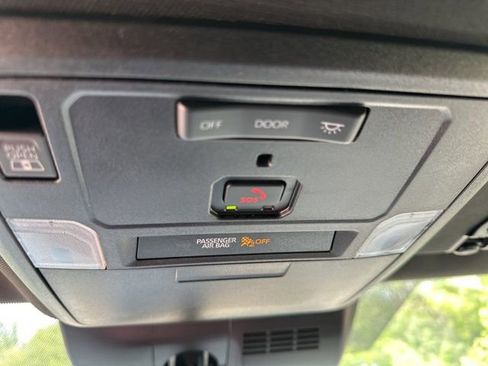 Used 2024 Toyota Tacoma TRD Off-Road image 31