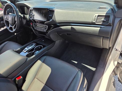 Certified 2024 Honda Ridgeline Black Edition image 18