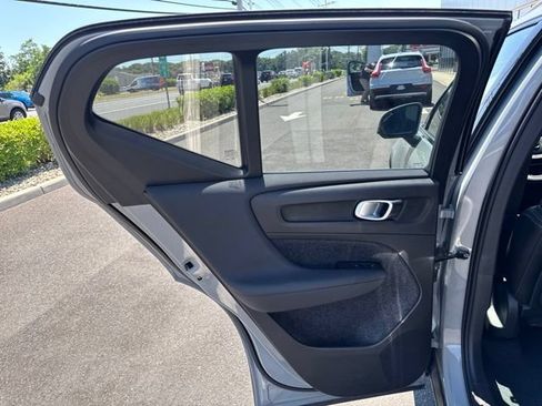 Used 2025 Volvo XC40 B5 Core AWD/4WD image 16