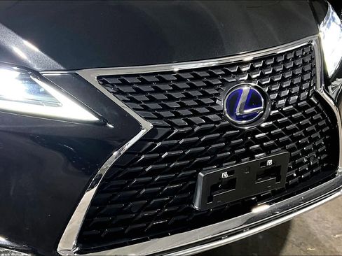 Used 2022 Lexus RX 450hL Luxury w/ Cold Area Package (CT) image 28
