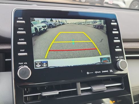 Used 2019 Toyota Avalon Limited image 22