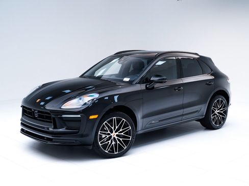 Certified 2026 Porsche Macan AWD/4WD image 1