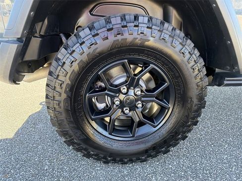 Used 2024 Jeep Wrangler Willys image 17