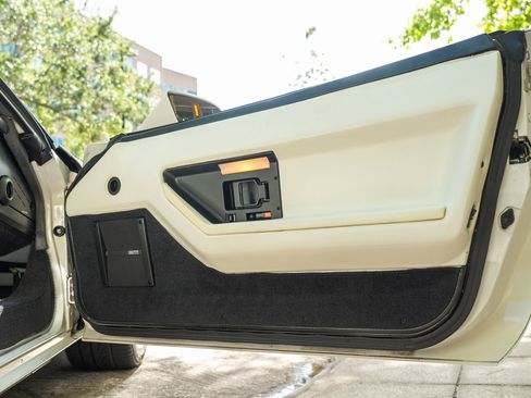 Used 1988 Chevrolet Corvette Coupe image 35