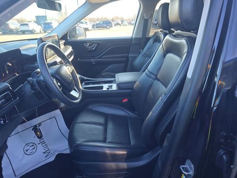 Used 2025 Lincoln Aviator 2WD image 13