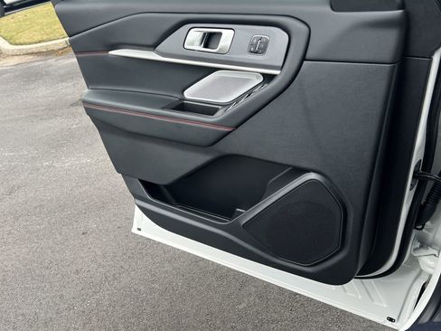 Certified 2025 Ford Explorer ST w/ Sun And Sound Package image 20