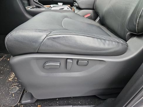 Used 2022 Nissan Armada SL RWD image 13