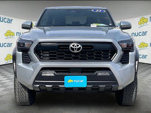 Certified 2025 Toyota Tacoma TRD Off-Road image 2