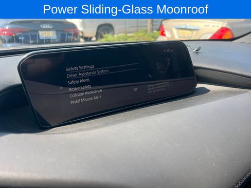 Used 2019 MAZDA MAZDA3 Hatchback w/ Premium Package FWD image 9