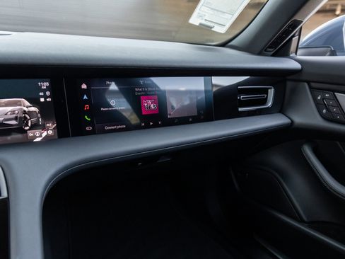 New 2026 Porsche Taycan image 31