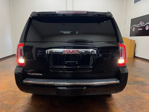 Used 2018 GMC Yukon Denali w/ Denali Ultimate Package AWD/4WD image 8