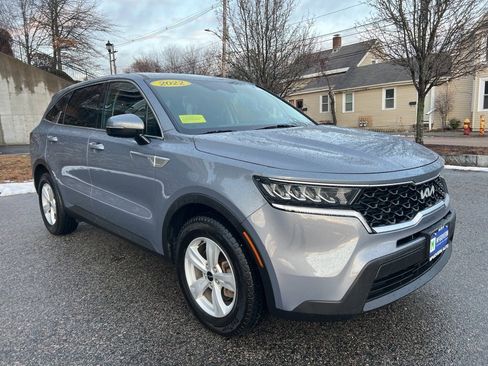 Used 2022 Kia Sorento LX image 7